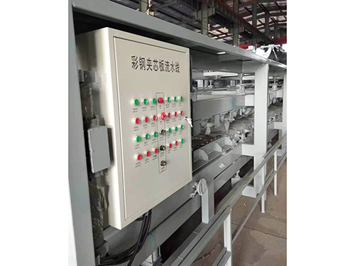 復(fù)合機(jī)夾心板生產(chǎn)線 復(fù)合機(jī)夾心板生產(chǎn)線